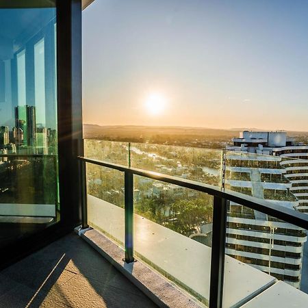 2 Bedroom Luxurious Family Apartment Next To Pacific Fair - Broadbeach Gold Coast Gc22 Extérieur photo