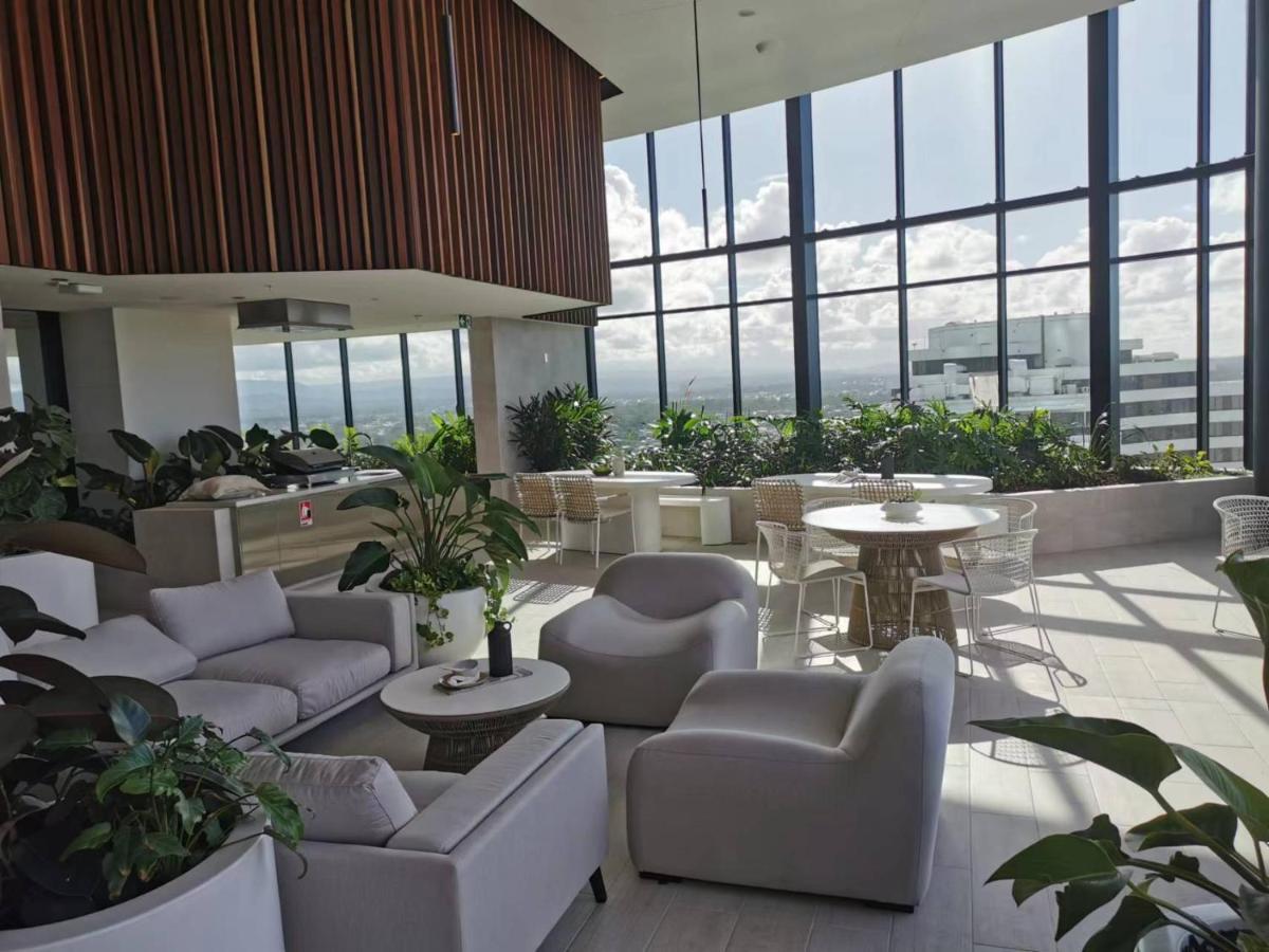 2 Bedroom Luxurious Family Apartment Next To Pacific Fair - Broadbeach Gold Coast Gc22 Extérieur photo