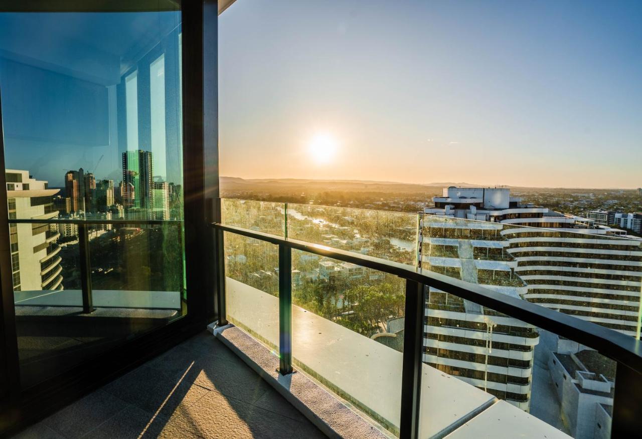 2 Bedroom Luxurious Family Apartment Next To Pacific Fair - Broadbeach Gold Coast Gc22 Extérieur photo